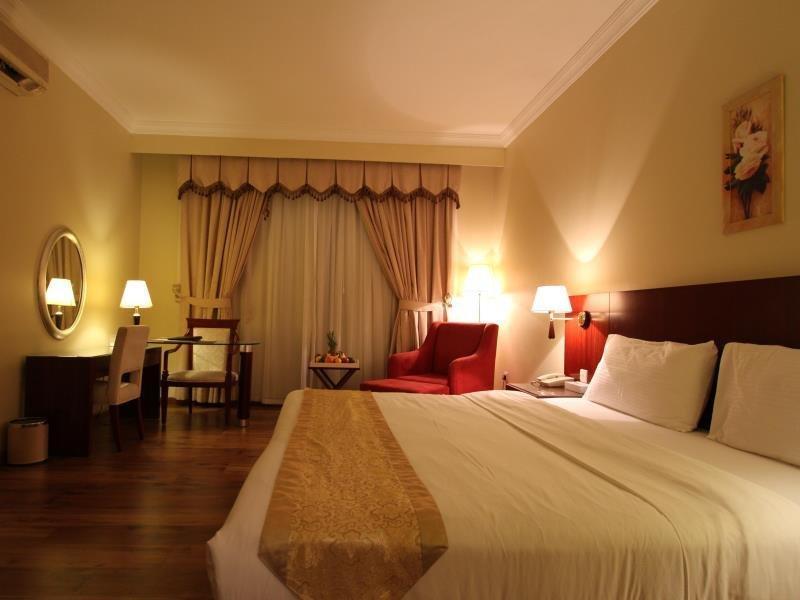 อัลมาฮาเรสซิเด้นซ์ Hotel ราสอัลไคมาห์ ภายนอก รูปภาพ