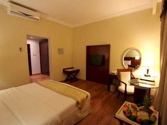 อัลมาฮาเรสซิเด้นซ์ Hotel ราสอัลไคมาห์ ภายนอก รูปภาพ