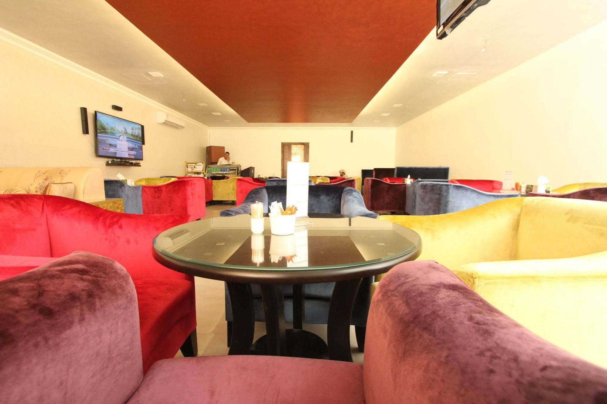 อัลมาฮาเรสซิเด้นซ์ Hotel ราสอัลไคมาห์ ภายนอก รูปภาพ