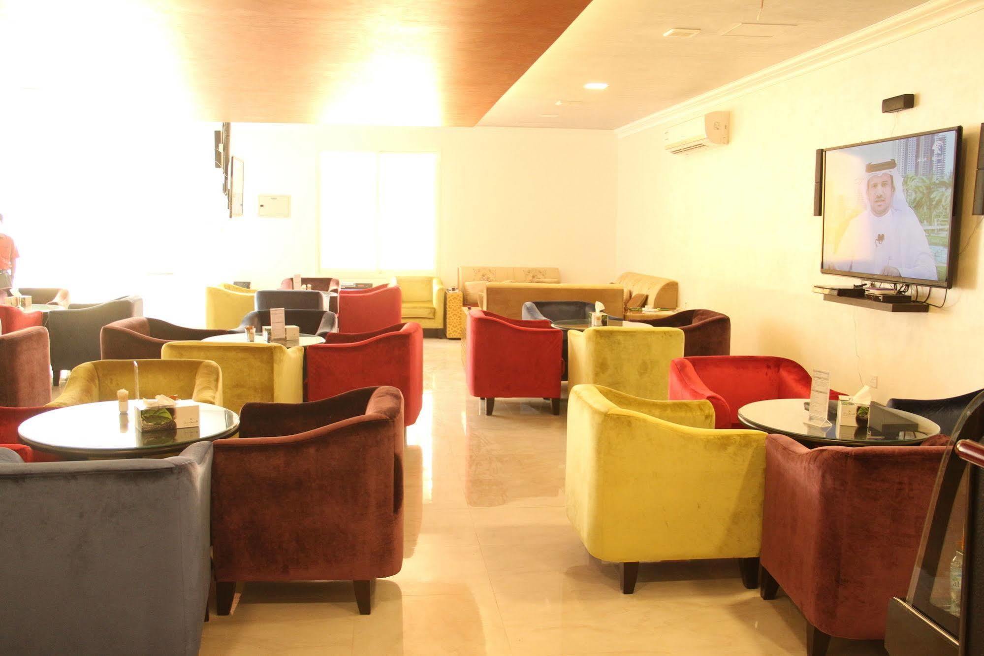 อัลมาฮาเรสซิเด้นซ์ Hotel ราสอัลไคมาห์ ภายนอก รูปภาพ
