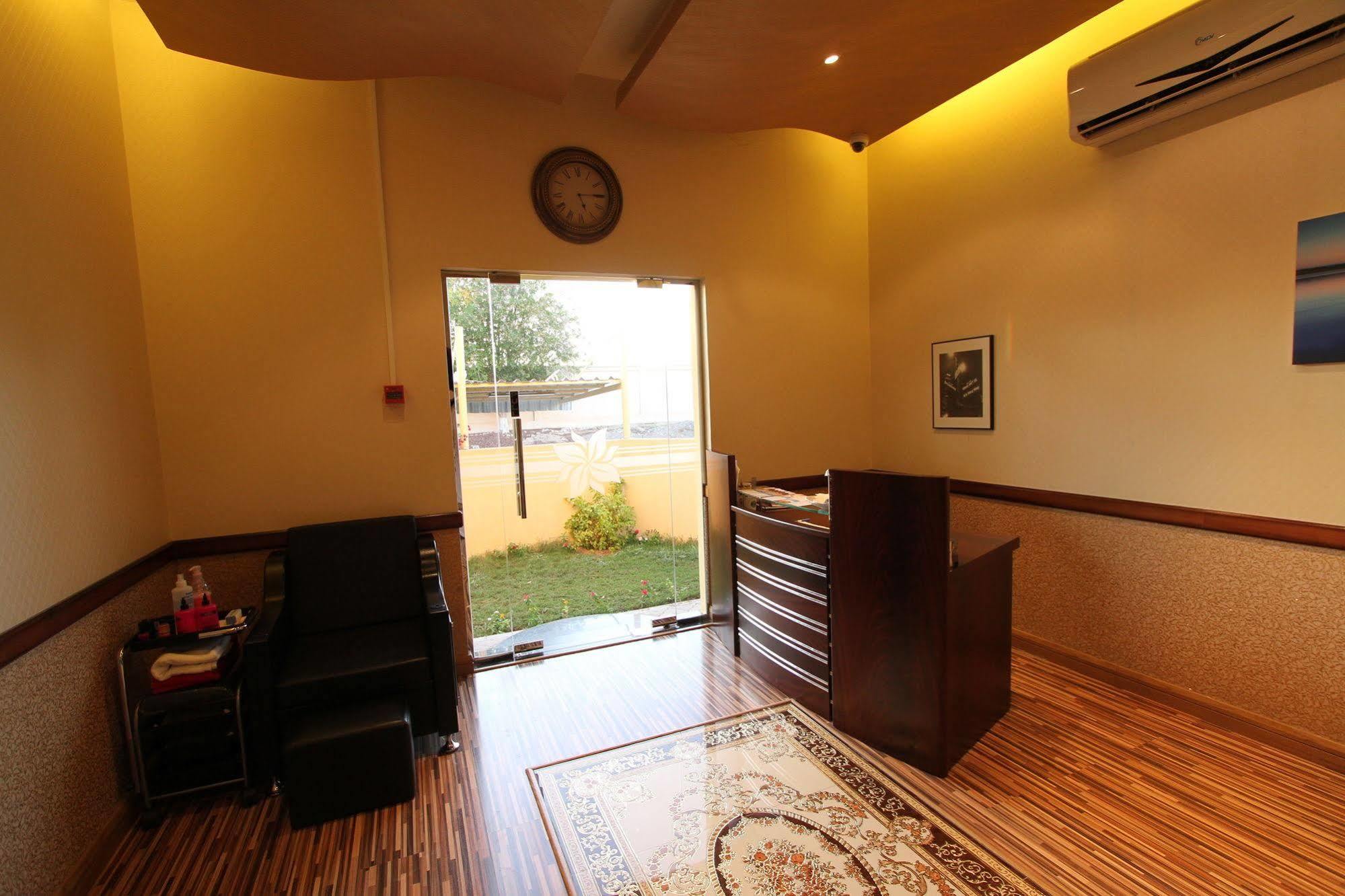 อัลมาฮาเรสซิเด้นซ์ Hotel ราสอัลไคมาห์ ภายนอก รูปภาพ