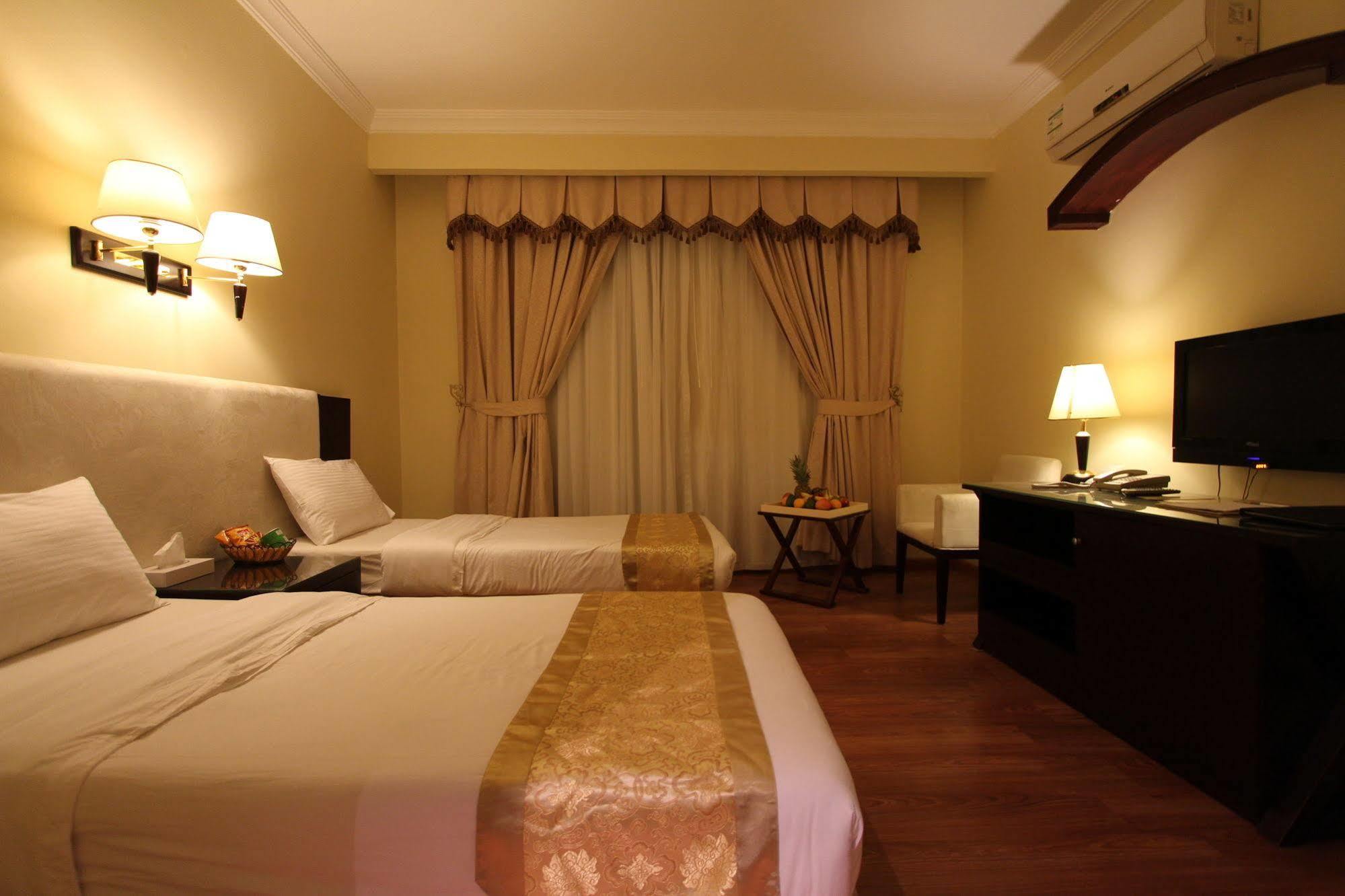 อัลมาฮาเรสซิเด้นซ์ Hotel ราสอัลไคมาห์ ภายนอก รูปภาพ