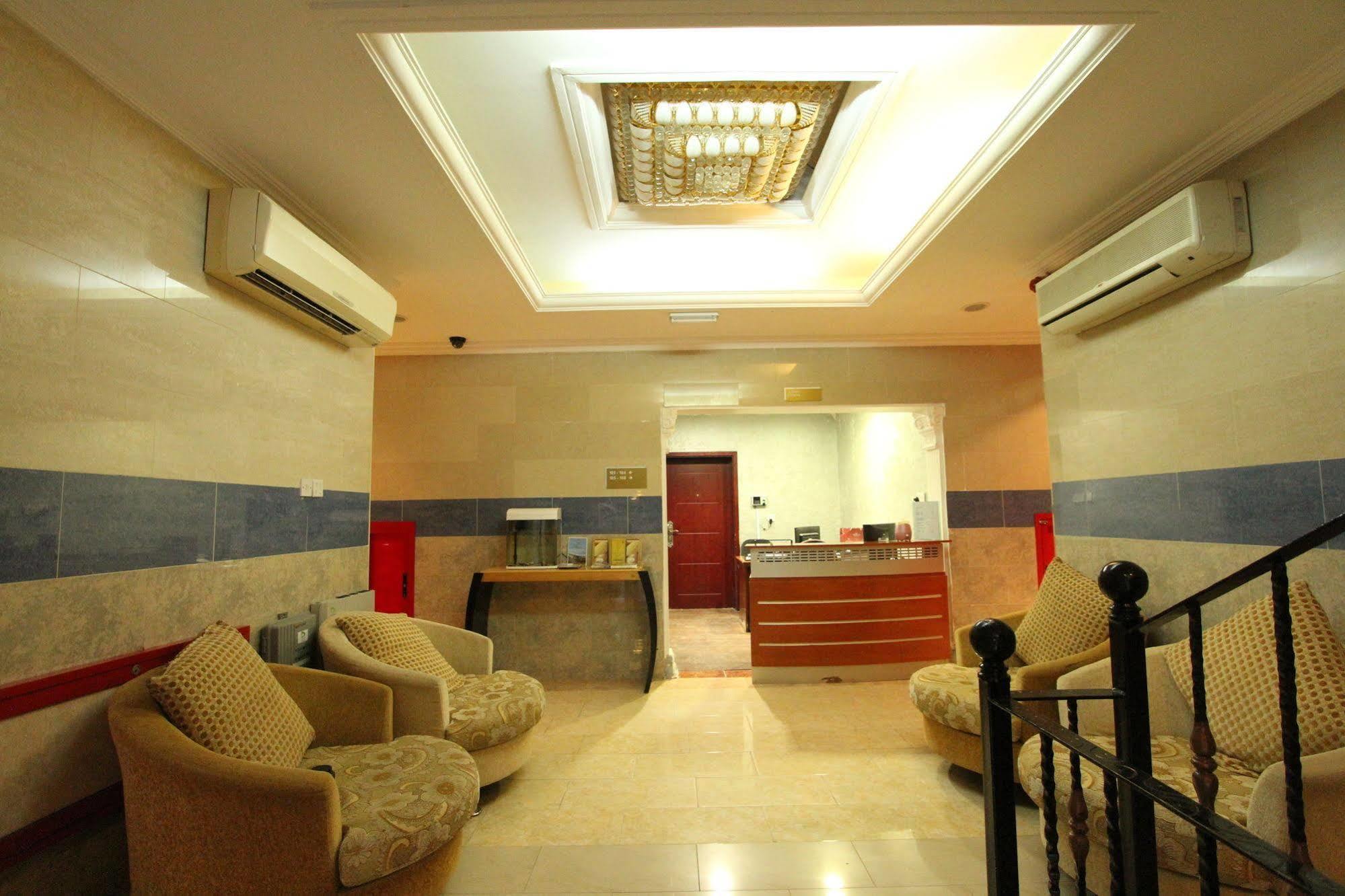 อัลมาฮาเรสซิเด้นซ์ Hotel ราสอัลไคมาห์ ภายนอก รูปภาพ
